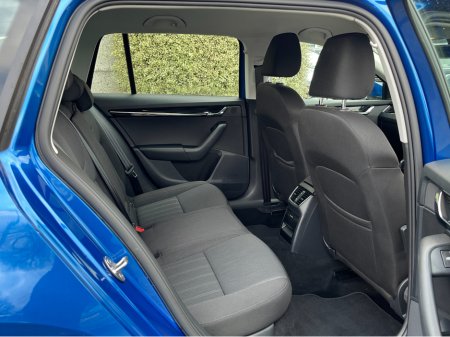 2018 Skoda Octavia COMBI STYLE AUTOMATIC 1.0 TSI 115HP //HIGH SPEC//SAT NAV//REVERSE CAMERA//LOW MILES// €17,950 thumbnail