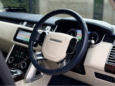 2020 Land Rover Range Rover 2.0 P400E AUTOBIOG €57,950 thumbnail