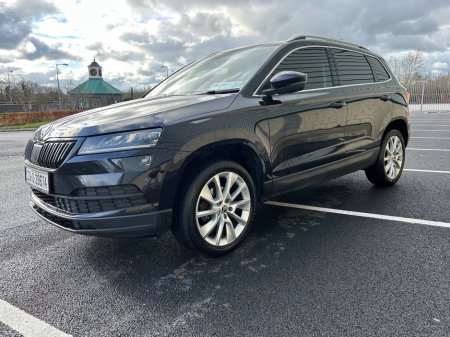 2020 Skoda Karoq 1.6 TDI SE  AUTO **HIGH SPEC ** HALF LEATHER ** APPLE / ANDROID CARPLAY ** STUNNING EXAMPLE ** €22,995 thumbnail