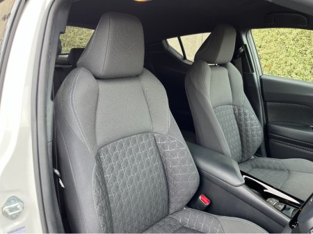 2021 Toyota C-HR - thumbnail 11