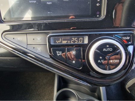 2018 Toyota Aqua - thumbnail 25