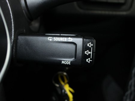 2022 Renault Clio - thumbnail 25