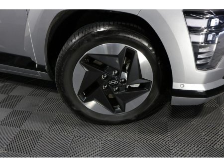 2025 Hyundai Kona - thumbnail 4