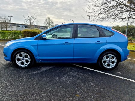 2011 Ford Focus - thumbnail 5