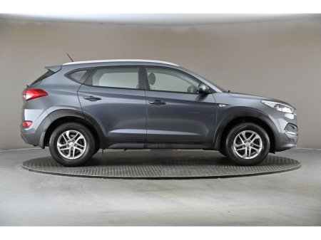 2017 Hyundai Tucson 1.6 PETROL *REAR PARK SENSORS* €17,890 thumbnail