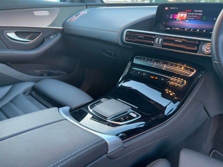 2023 Mercedes-Benz EQC 400 AMG LINE 4MATIC €39,995 thumbnail
