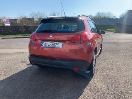 2016 Peugeot 2008 - thumbnail 4