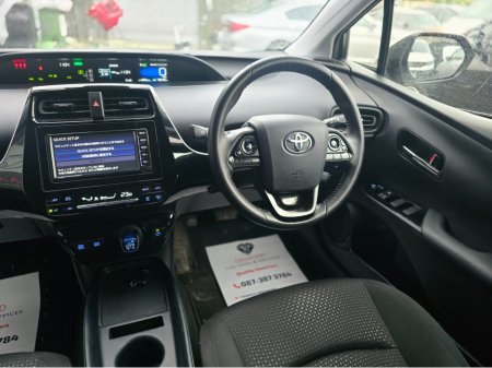 2020 Toyota Prius 6AA-ZVW51 €21,950 thumbnail