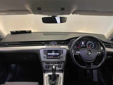 2017 Volkswagen Passat CL 1.6 TDI D7F 120HP 4DR AUTO €13,950 thumbnail