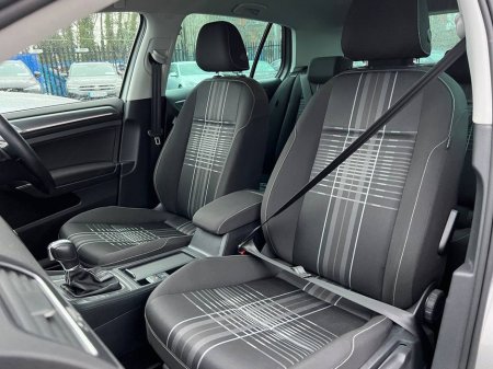 2015 Volkswagen Golf R-LINE PACK 1.2 TSI // LOUNG EDITION // VERY LOW MILEAGE // BLUETOOTH MUSIC // ADAPTIVE CRUISE CONTROL €14,900 thumbnail