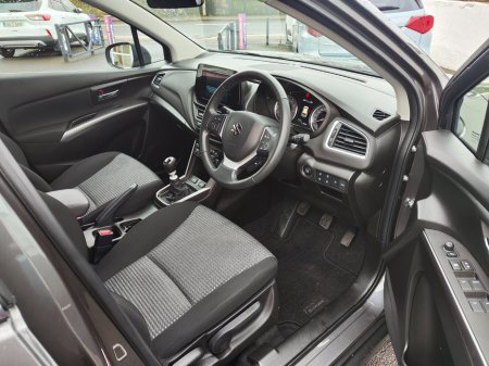 2023 Suzuki S-CROSS 1.4 Mild Hybrid Motion €24,950 thumbnail