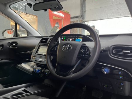 2022 Toyota Prius €21950 2022 TOYOTA PRIUS S 1.8 AUTOMATIC / CRUISE CONTROL / REVERSE CAMERA AND MORE €21,950 thumbnail