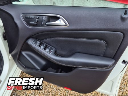 2014 Mercedes-Benz 180 *TOP SPEC MODEL* thumbnail