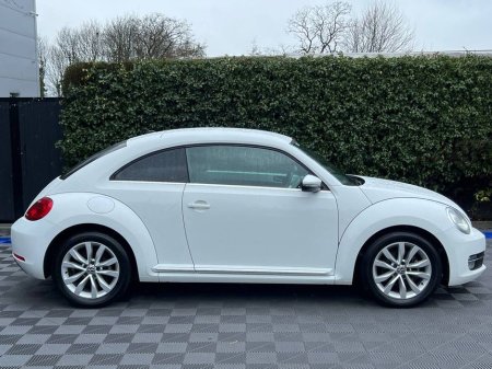 2014 Volkswagen Beetle DESIGN 1.2 TSI // LEATHER HEATED SEATS // PARKING SENSORS // 17" ALLOYS €11,950 thumbnail