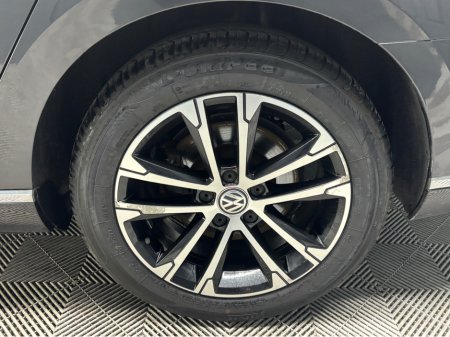 2019 Volkswagen Passat - photo 3