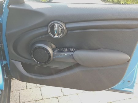 2017 MINI Hatch D €12,995 thumbnail