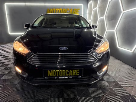 2017 Ford Focus - thumbnail 8