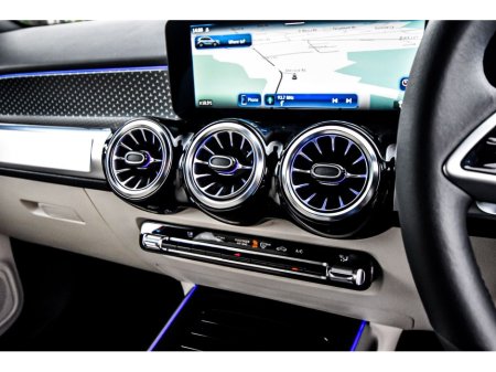 2025 Mercedes-Benz GLB - thumbnail 16