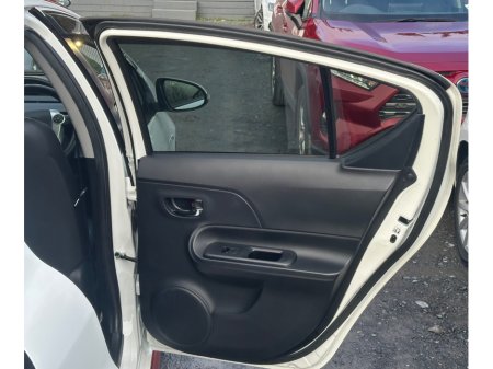 2017 Toyota Aqua - thumbnail 11