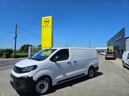 2025 Opel Vivaro  €25,950
