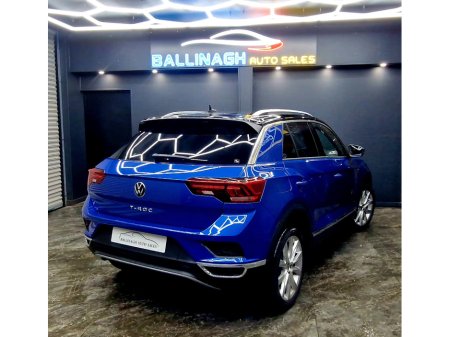 2022 Volkswagen T-Roc 2.0 TDI 150bhp Sport €29,950 thumbnail