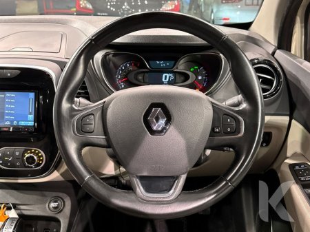 2020 Renault Captur WHITE/BLACK TWO TONE - FACTORY ALLOYS - HALF LEATHER - REVERSE CAMERA €16,950 thumbnail