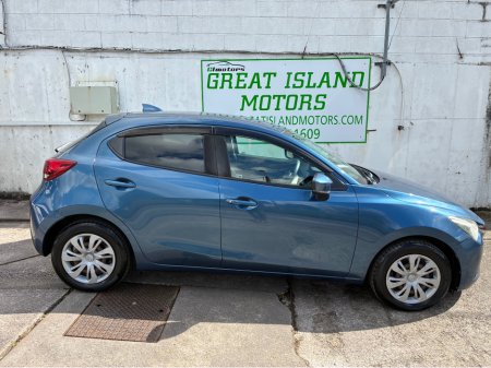 2017 Mazda Demio - view 4