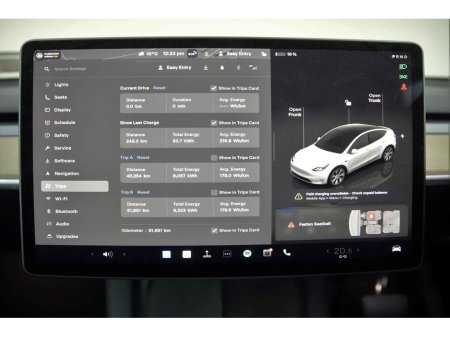 2024 Tesla Model Y LONG RANGE AWD Dual Motor €37,490 thumbnail