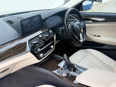 2020 BMW 5 Series - thumbnail 15