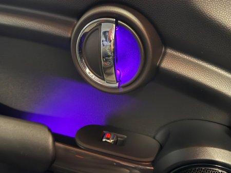 2020 MINI Hatch  €17,900 thumbnail