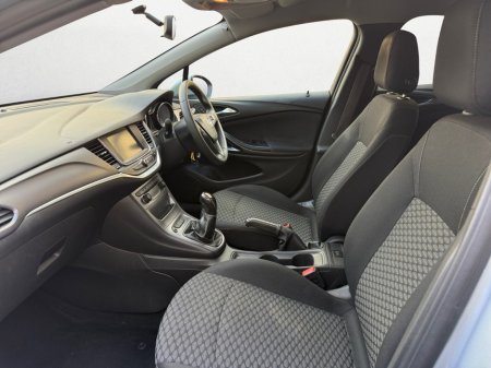 2016 Vauxhall Astra - thumbnail 6