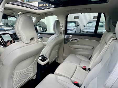 2025 Volvo XC90 - thumbnail 9