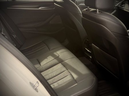 2023 BMW 5 Series - thumbnail 10