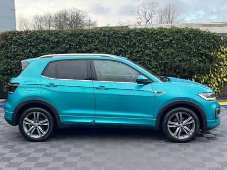 2020 Volkswagen T-Cross R-LINE 1.6 TDI // APPLE CARPLAY/ANDROID AUTO // MULTIFUNCTIONAL STEERING WHEEL // 17