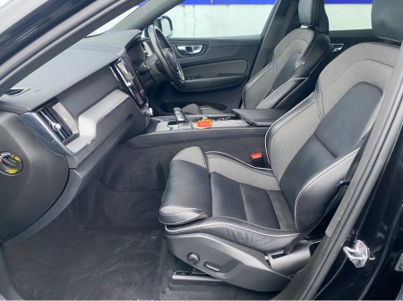 2021 Volvo XC60 2.0 R-DESIGN T6 RCHARG AWD AUTO 337BHP €28,800 thumbnail