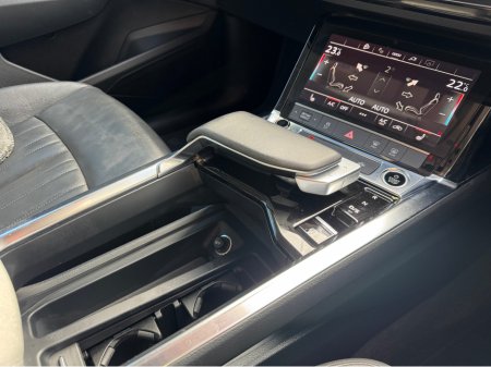 2022 Audi e-tron 55 TECHNIK QUATTRO 300kw  95kWh//LOW MILEAGE//AUDI HISTORY//LOVELY CONDITION//SIMI AND AA DEALER €32,950 thumbnail