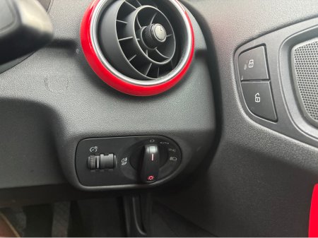 2015 Audi A1 DBA-8XCHZ 5DR AUTO €12,900 thumbnail