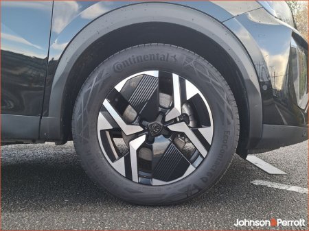 2025 Peugeot 2008 - thumbnail 9