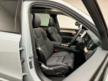 2025 Volvo XC90 - thumbnail 10