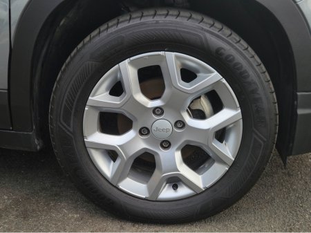 2025 Jeep Avenger - thumbnail 9