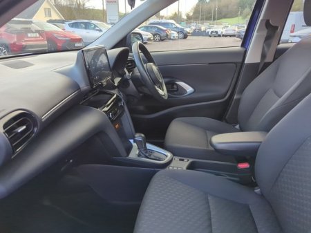 2025 Toyota Yaris Cross YARIS CROSS LUNA thumbnail