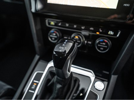 2019 Volkswagen Passat 2019 VW Passat Highline Auto/High spec/1yr warrant €25,888 thumbnail