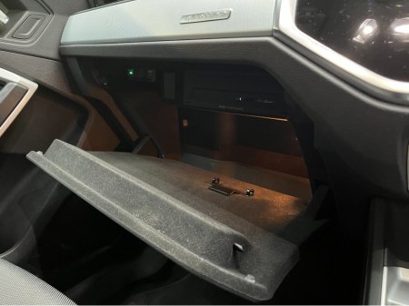 2020 Audi Q3 €29950! 2020 AUDI Q3 35TDI QUATTRO ADVANCED 2.0 AUTOMATIC / CRUISE CONTROL / 360° PARKING CAMERA / ELECTRIC HEATED SEATS / APPLE CARPLAY €29,950 thumbnail