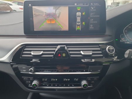 2023 BMW 5 Series 520d M Sport thumbnail