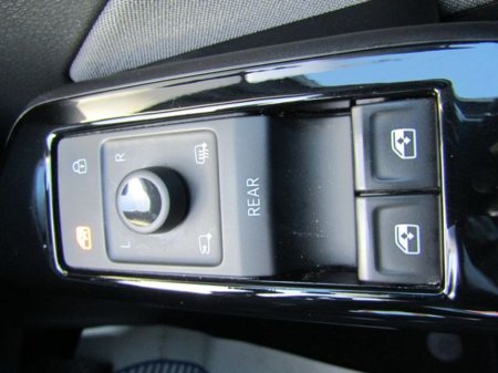 2021 Volkswagen ID.3 LIFE €15,950 thumbnail