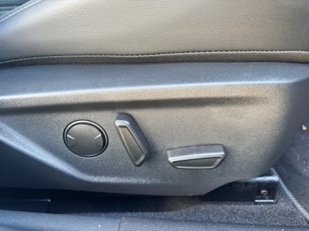 2022 Ford Focus - thumbnail 17