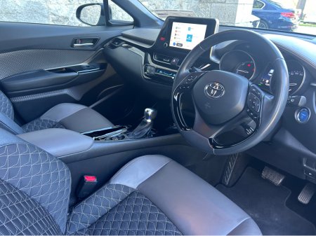 2023 Toyota C-HR - thumbnail 10