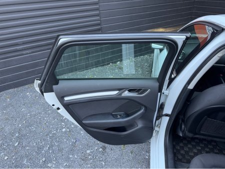 2015 Audi A3 1.4TFSI AUTO €12,495 thumbnail