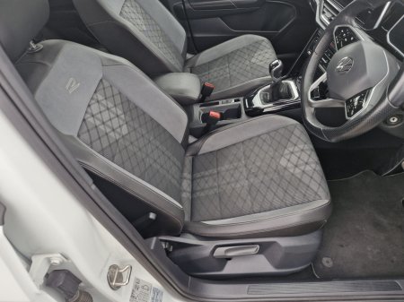 2022 Volkswagen T-Roc - thumbnail 16