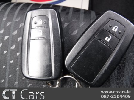 2018 Toyota Prius 1.8 AUTO HYBRID LOW MILES HIGH SPEC €15,950 thumbnail